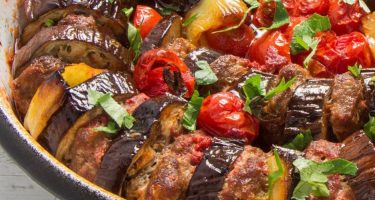 Enfes Lezzet Fırında Soslu Patlıcan Kebabı